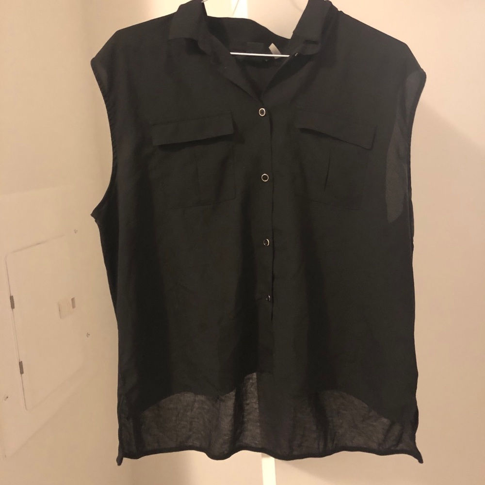 Sleeveless blouse